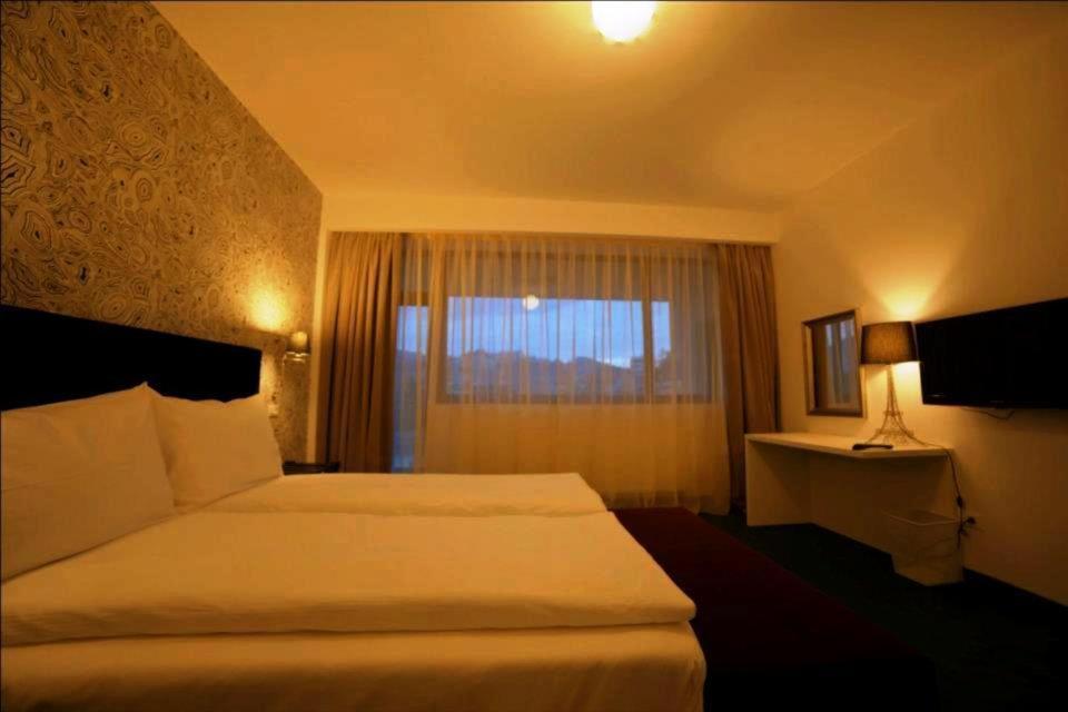 Apart Hotel Vlad Tepes Braşov Extérieur photo