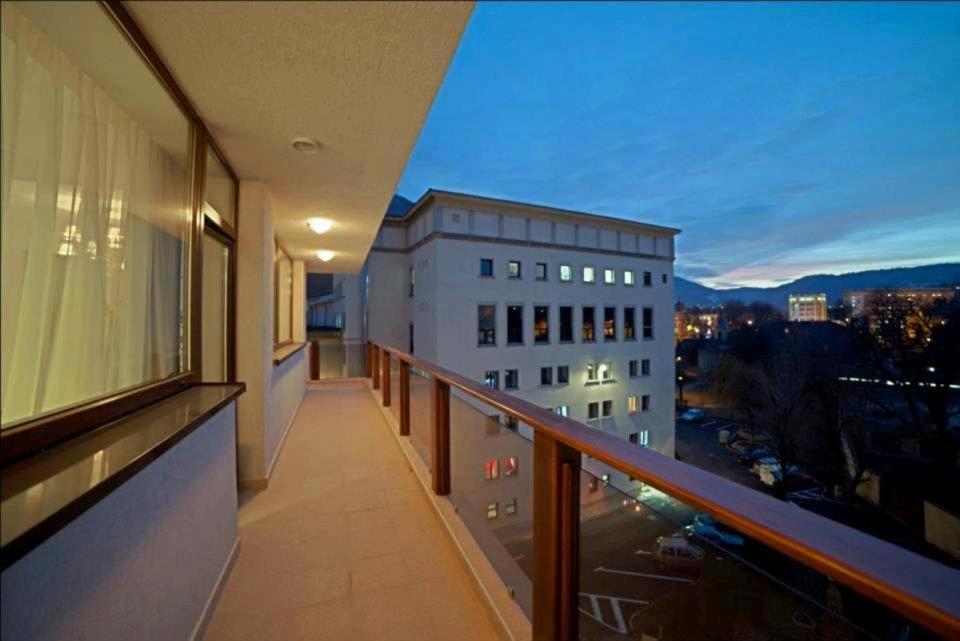 Apart Hotel Vlad Tepes Braşov Extérieur photo