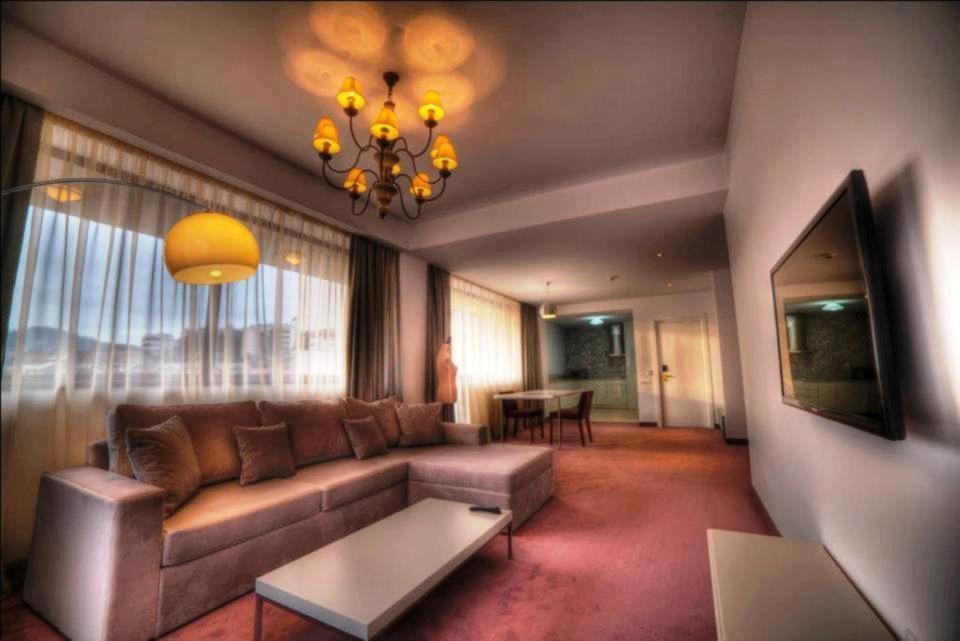 Apart Hotel Vlad Tepes Braşov Extérieur photo