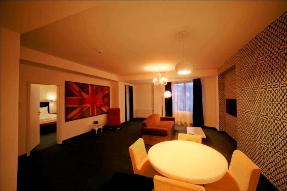 Apart Hotel Vlad Tepes Braşov Extérieur photo