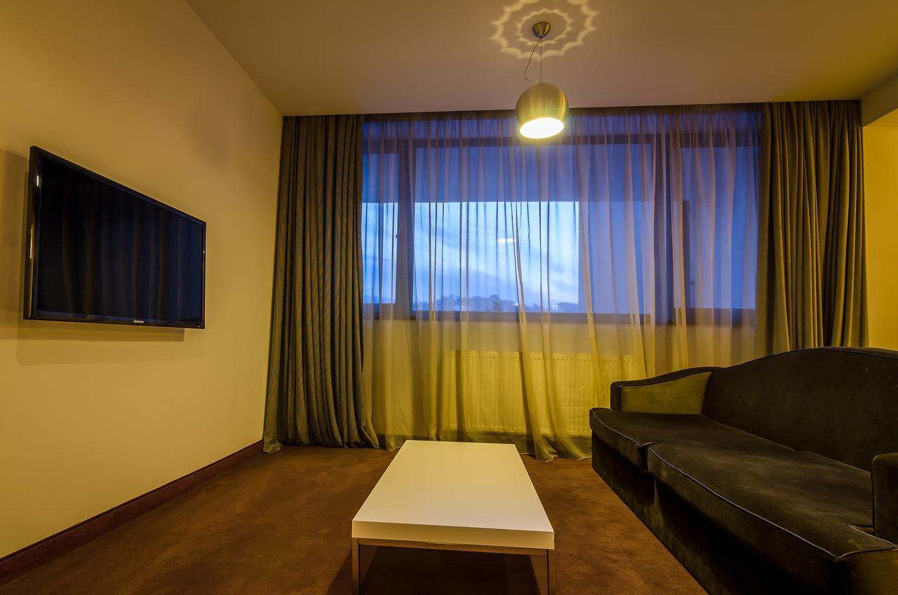 Apart Hotel Vlad Tepes Braşov Extérieur photo